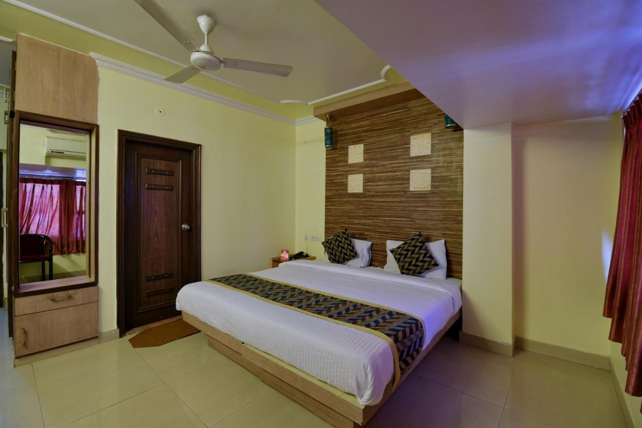 Oyo 2289 Hotel Radha Palace Kukas Buitenkant foto