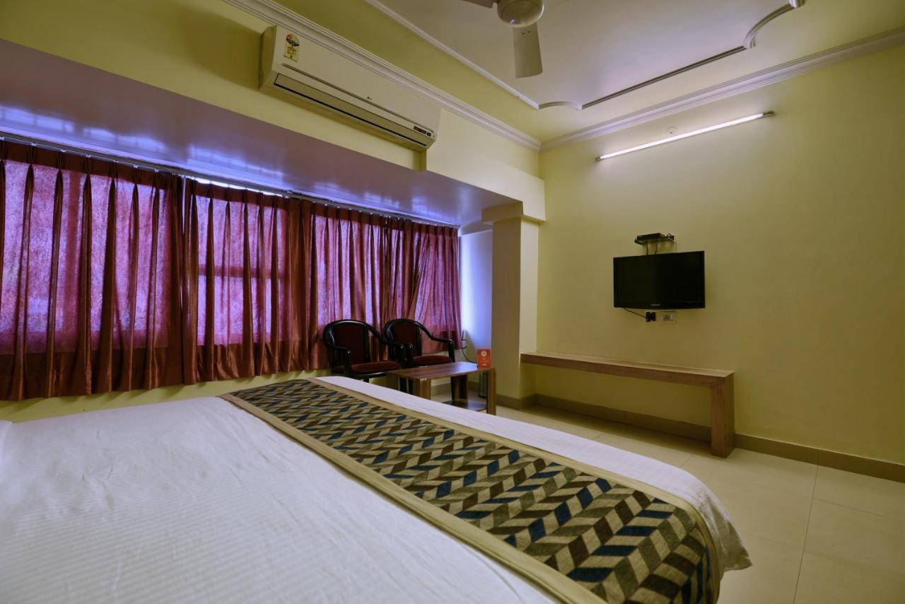 Oyo 2289 Hotel Radha Palace Kukas Buitenkant foto